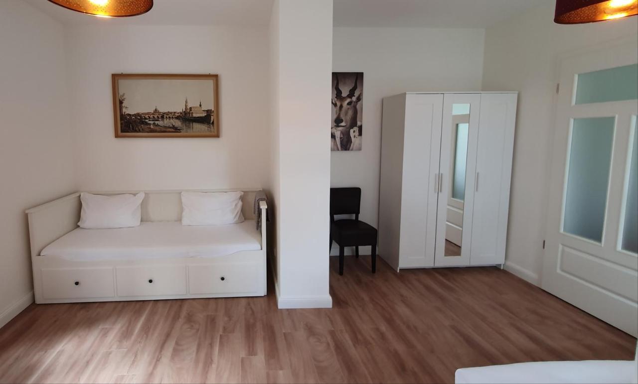 Pineapple Apartments Dresdner Heide Mit Garten Dresde Exterior foto