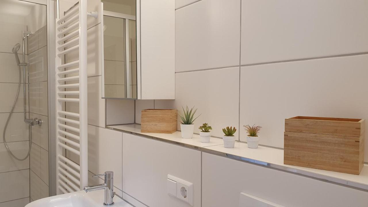 Pineapple Apartments Dresdner Heide Mit Garten Dresde Exterior foto